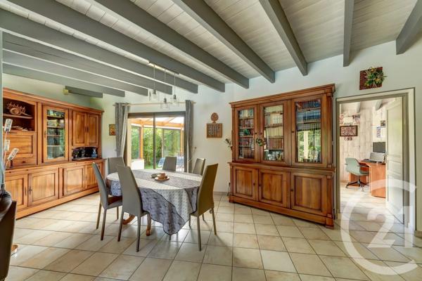 Maison à vendre  9 pièces - 234,08 m 2   TASSIN LA DEMI LUNE  - 69