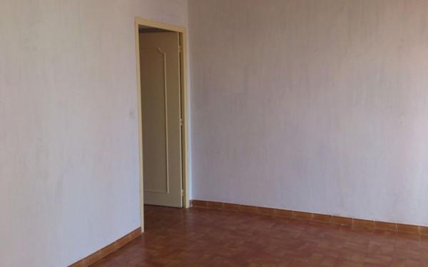 Maison à louer    3 pièces •  Salazac