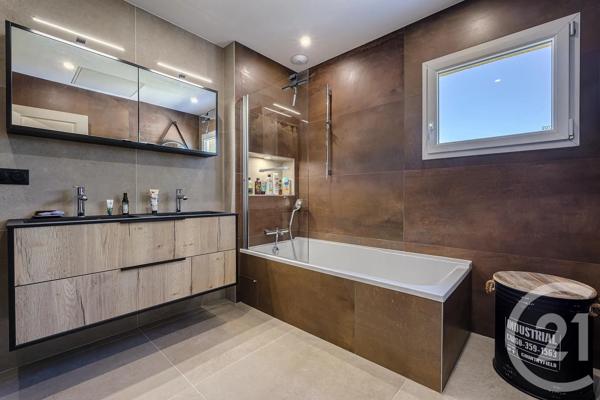 Maison à vendre  5 pièces - 121,71 m 2   VAULX  - 74