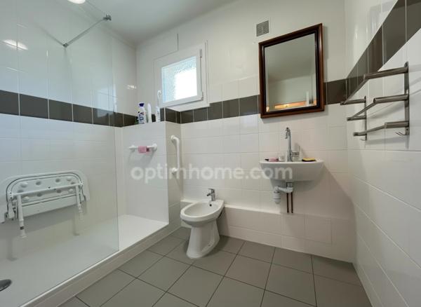 Maison à vendre 7 pièces MEYZIEU (69)