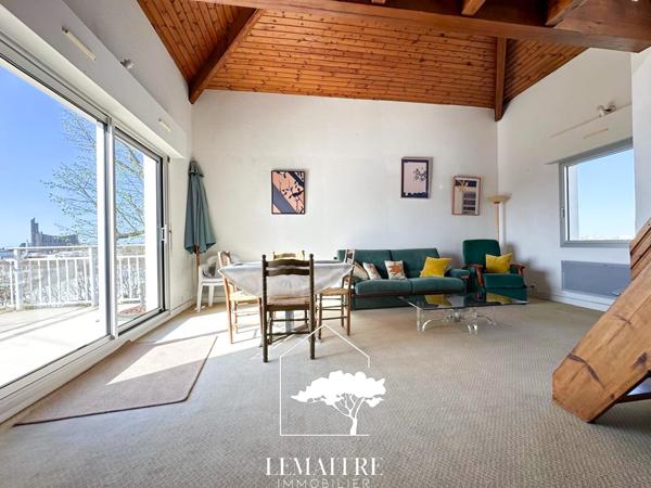 T3 lumineux à 200m du marché , terrasse et 2 parkings