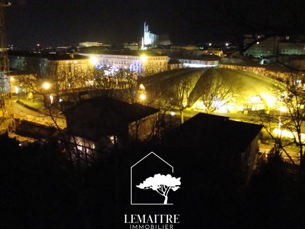 T3 lumineux à 200m du marché , terrasse et 2 parkings