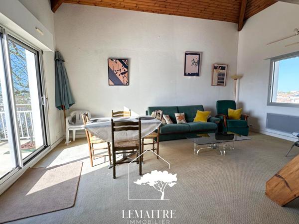 T3 lumineux à 200m du marché , terrasse et 2 parkings