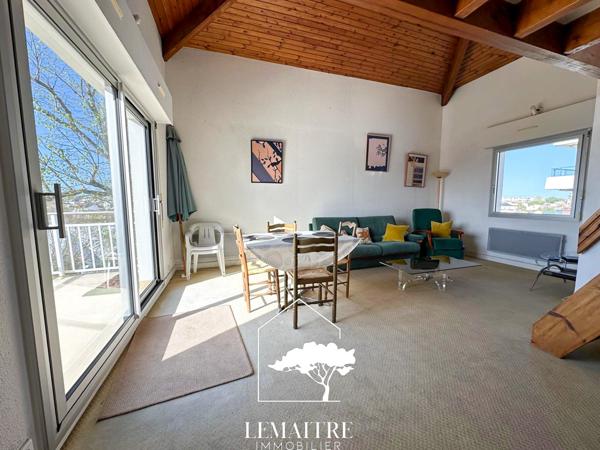 T3 lumineux à 200m du marché , terrasse et 2 parkings