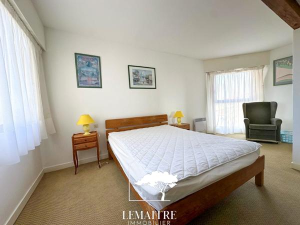 T3 lumineux à 200m du marché , terrasse et 2 parkings