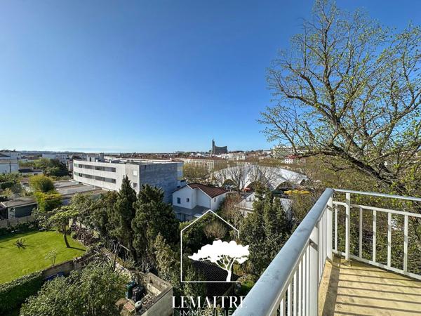 T3 lumineux à 200m du marché , terrasse et 2 parkings