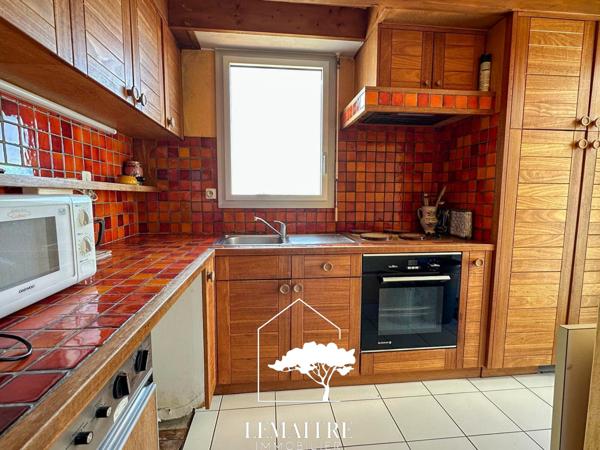 T3 lumineux à 200m du marché , terrasse et 2 parkings