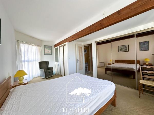 T3 lumineux à 200m du marché , terrasse et 2 parkings