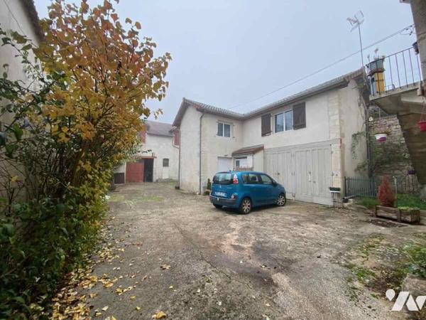 Immeuble locatif avec dépendances