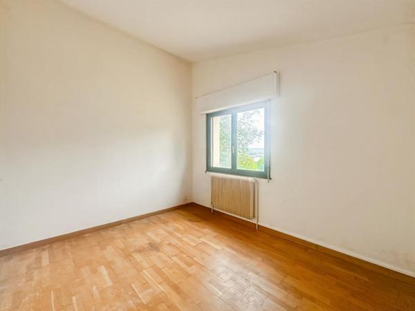 Pavillon familial 102 m² sur sous-sol complet avec dépendance ? FLOING