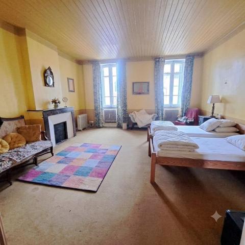 A VENDRE LAVELANET MAISON 180 M² + DEPENDANCES IDEAL INVESTISSEURS