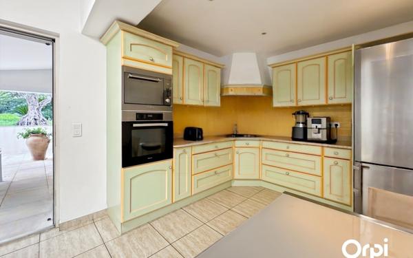 Maison à vendre    4 pièces • 180 m2 Saint-Tropez