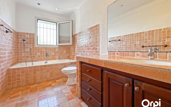 Maison à vendre    4 pièces • 180 m2 Saint-Tropez