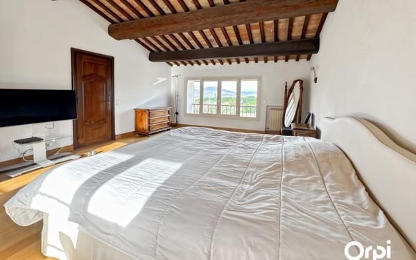 Maison à vendre    4 pièces • 180 m2 Saint-Tropez