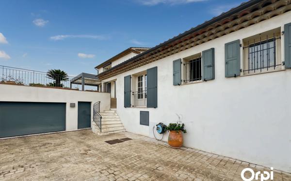Maison à vendre    4 pièces • 180 m2 Saint-Tropez