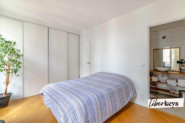 Appartement 83m2, 4ème étage traversant, refait à neuf, à deux pas de Montparnasse!
