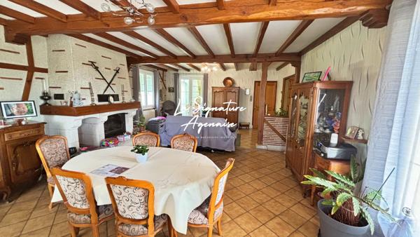 Maison avec vue dominante, vaste terrain et nombreuses prestations à Bon-Encontre