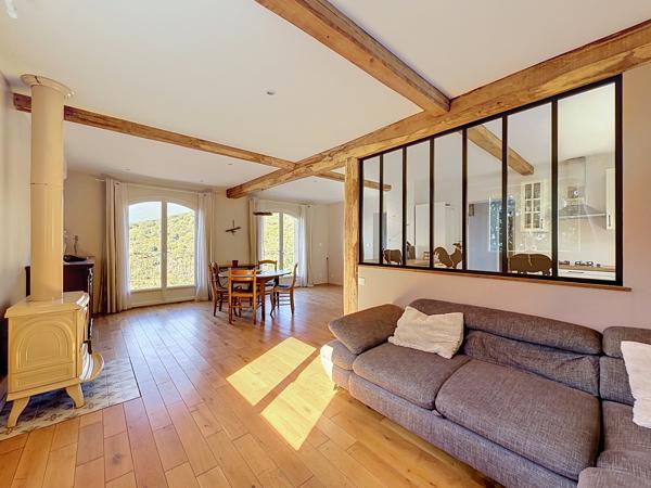 Maison
         4 pièces
        - 100 m² 460 000 € *