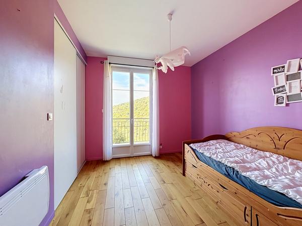 Maison
         4 pièces
        - 100 m² 460 000 € *