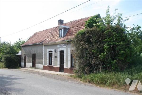ANCIEN CORPS DE FERME DANS SON JUS AVEC DÉPENDANCES ET TERRAIN EN NATURE DE VERGER ET DE PÂTURE...