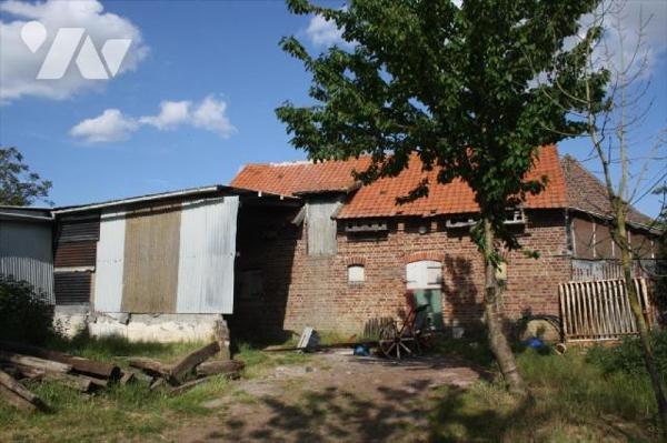 ANCIEN CORPS DE FERME DANS SON JUS AVEC DÉPENDANCES ET TERRAIN EN NATURE DE VERGER ET DE PÂTURE...