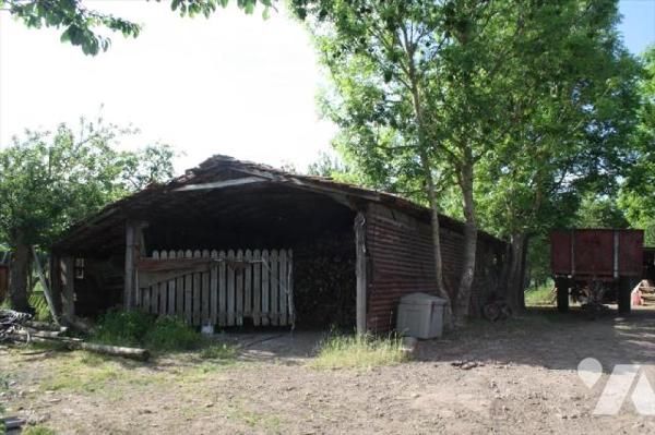 ANCIEN CORPS DE FERME DANS SON JUS AVEC DÉPENDANCES ET TERRAIN EN NATURE DE VERGER ET DE PÂTURE...