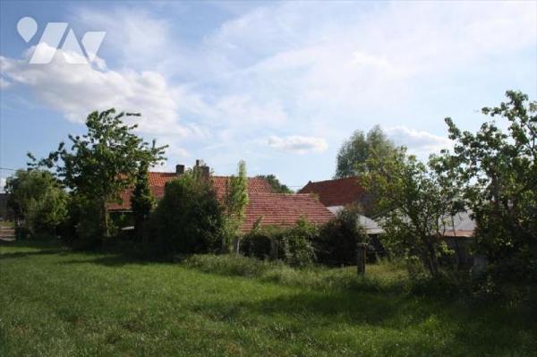 ANCIEN CORPS DE FERME DANS SON JUS AVEC DÉPENDANCES ET TERRAIN EN NATURE DE VERGER ET DE PÂTURE...