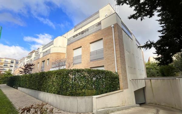 Appartement à vendre    4 pièces • 81,90 m2 Neuilly-Plaisance