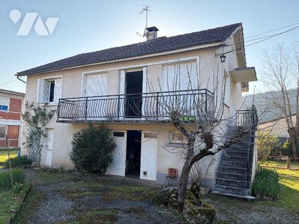 A VENDRE - A CAJARC (Lot - 46160) - Au calme dans une impasse, une maison des années 1970 à raf...