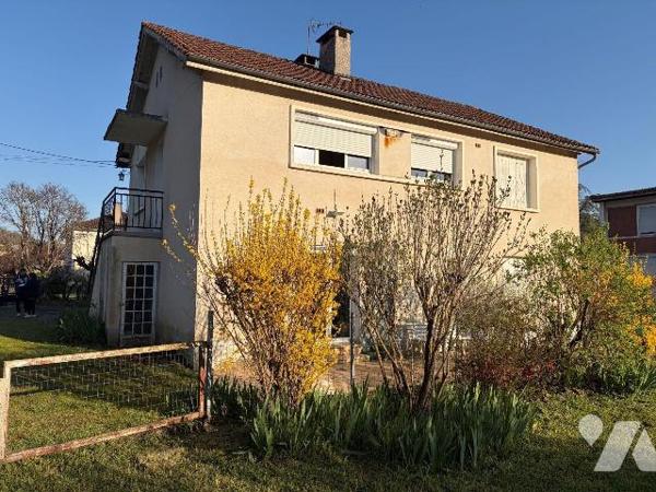 A VENDRE - A CAJARC (Lot - 46160) - Au calme dans une impasse, une maison des années 1970 à raf...