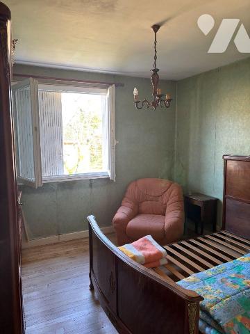 A VENDRE - A CAJARC (Lot - 46160) - Au calme dans une impasse, une maison des années 1970 à raf...