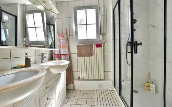 Maison à vendre    4 pièces •  Saint-Ouen