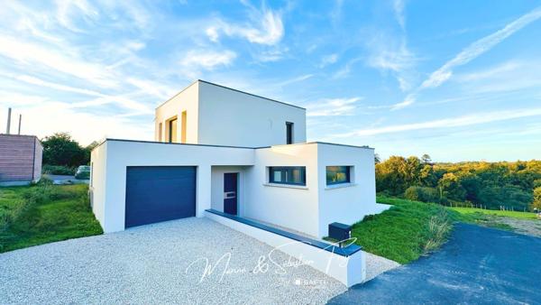 Maison contemporaine récente à Pleumeur-Bodou