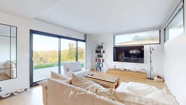 Maison contemporaine récente à Pleumeur-Bodou