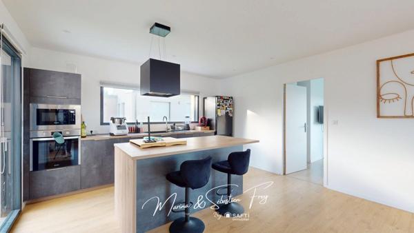 Maison contemporaine récente à Pleumeur-Bodou