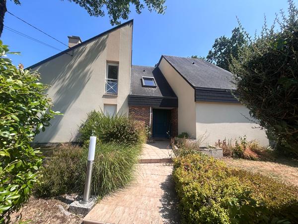 Maison 6 pièces – 159 m² environ à Betton (ref : 41180)