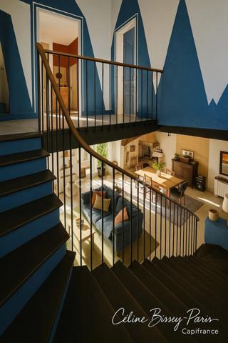 🏰 Hôtel particulier du XVIᵉ siècle – 250 m² habitables – 3 Chambres- Séjour 60M2 - Cour et jardin 300M2