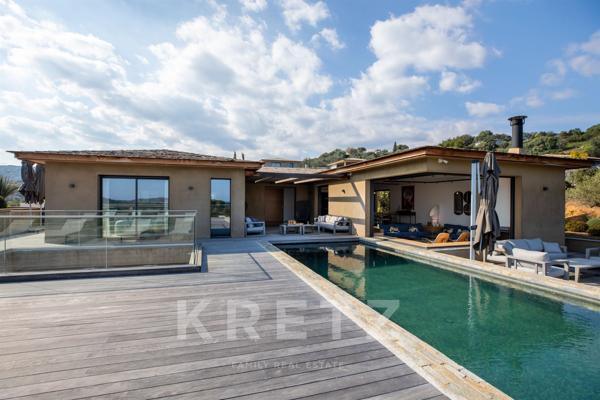Villa d'exception avec piscine et vue mer