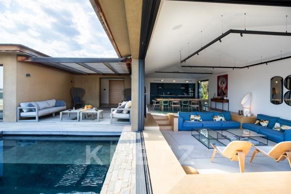 Villa d'exception avec piscine et vue mer