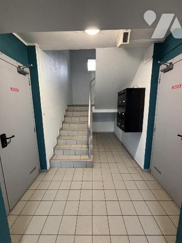 Appartement T3 Bis (env. 65 m² habitables - A rénover), situé à proximité de toutes commodités