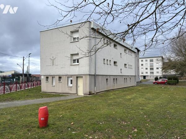 Appartement T3 Bis (env. 65 m² habitables - A rénover), situé à proximité de toutes commodités