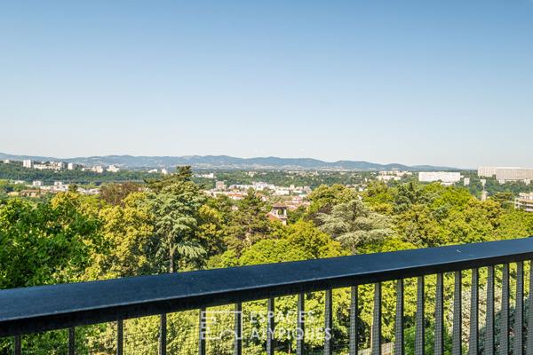 Appartement à rénover avec terrasses et ascenseur privatif