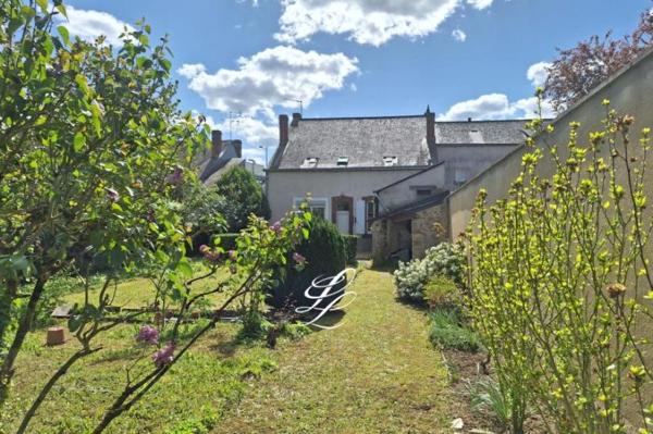 Vente - Maison 5 pièces 113 m 2 SABLE SUR SARTHE (72300)