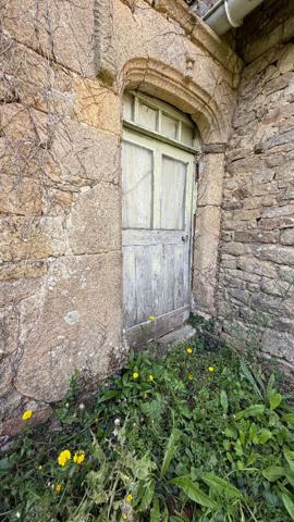 Bâtisse en pierre à rénover Plumergat