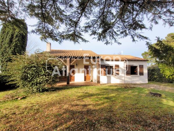 Maison de plain pied de 115m² env - au calme - A proximité du centre LES MATHES