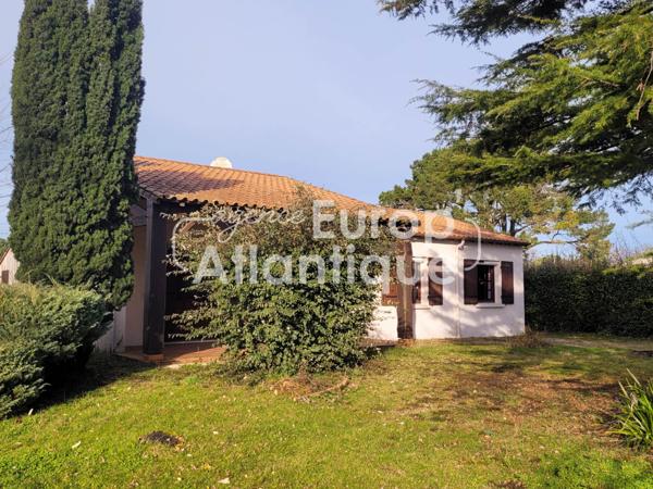 Maison de plain pied de 115m² env - au calme - A proximité du centre LES MATHES