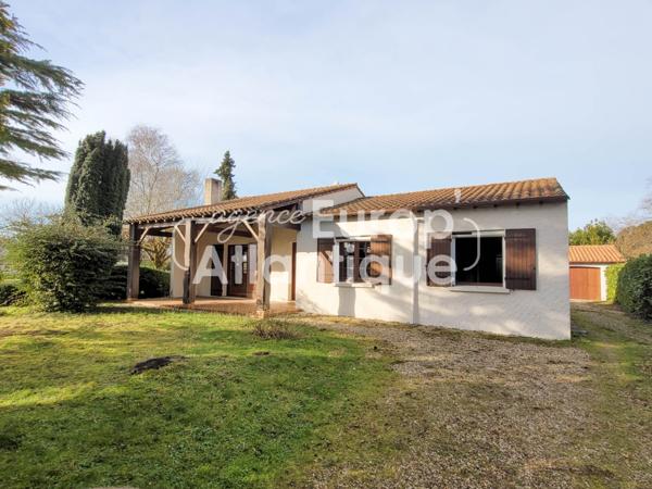 Maison de plain pied de 115m² env - au calme - A proximité du centre LES MATHES