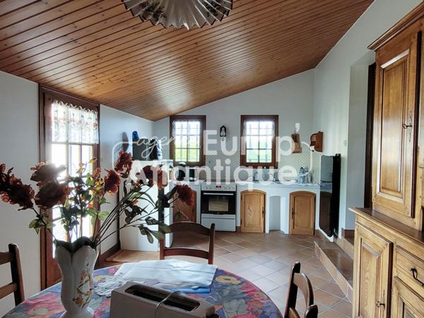 Maison de plain pied de 115m² env - au calme - A proximité du centre LES MATHES