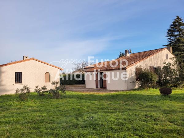 Maison de plain pied de 115m² env - au calme - A proximité du centre LES MATHES