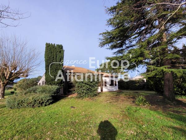 Maison de plain pied de 115m² env - au calme - A proximité du centre LES MATHES